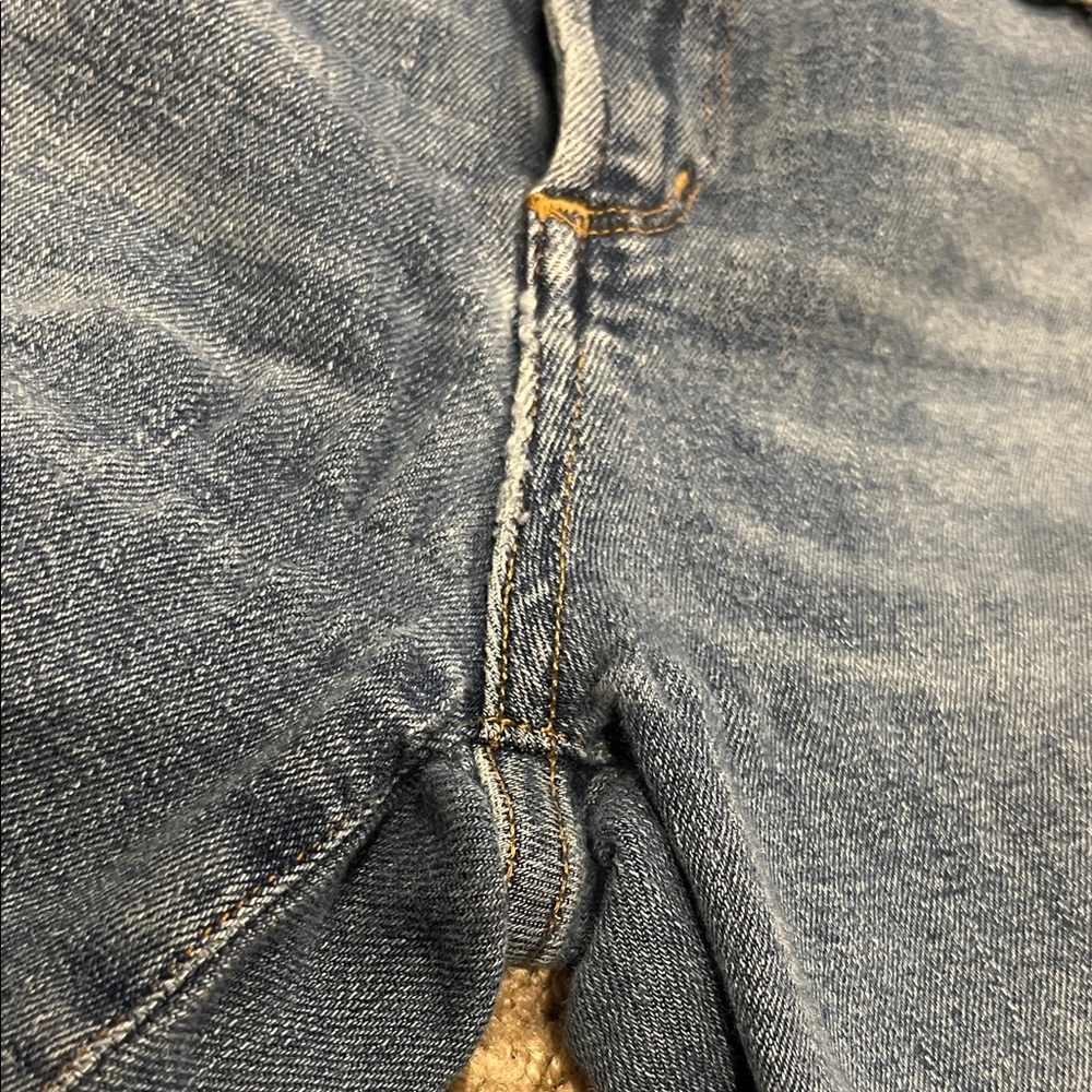AGOLDE Distressed raw hem jeans in Sophie - Picture 10 of 10